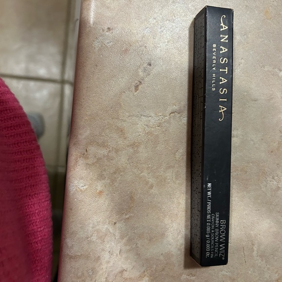 Anastasia Beverly Hills Brow Wiz in Ash Brown - Picture 2 of 2